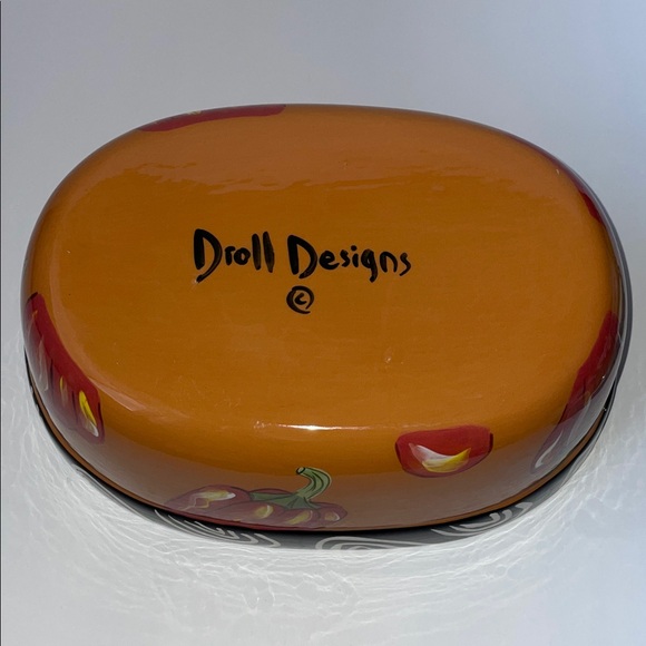 Droll Designs Colorful Ceramic Casserole Dish with Lid - Picture 6 of 6